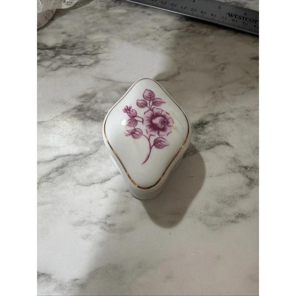 Hollohaza 1831 Hungary Porcelain Trinket Box Flowers (A3209)